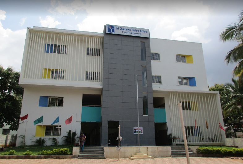 Sri Chaitanya School, Survey No;131/2, 8th Cross Rd, Ashirvad Colony